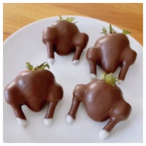 11/26 WICKED WEDNESDAY VINTAGE FASHION SHARE GROUP - Picture 2 of 16